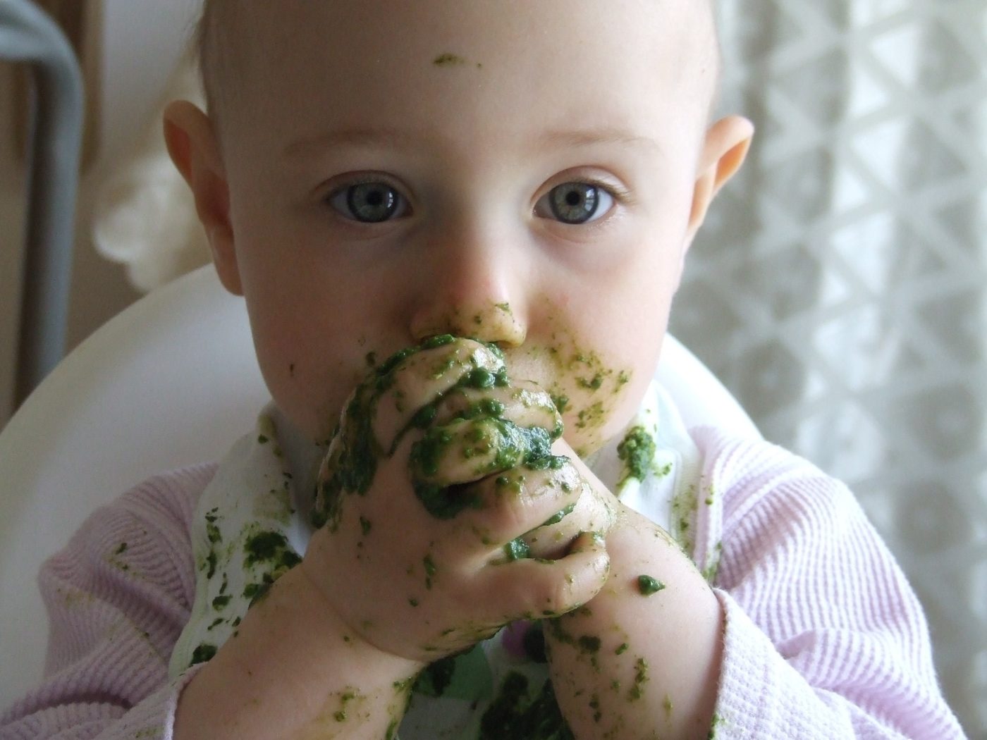 Baby and amount of breastmilk a baby needs after 6 months