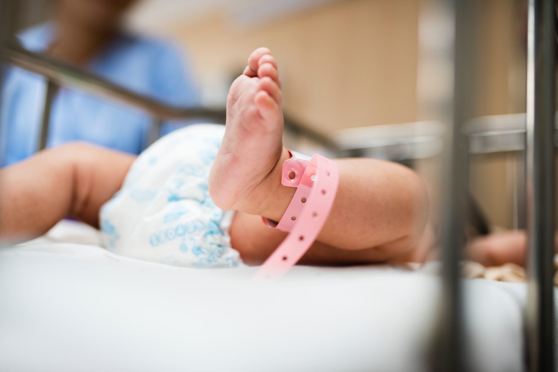 Research has shown that cue-based feeding for late preterm infants offers benefits, and it can be easy to read the cues if you're observant.