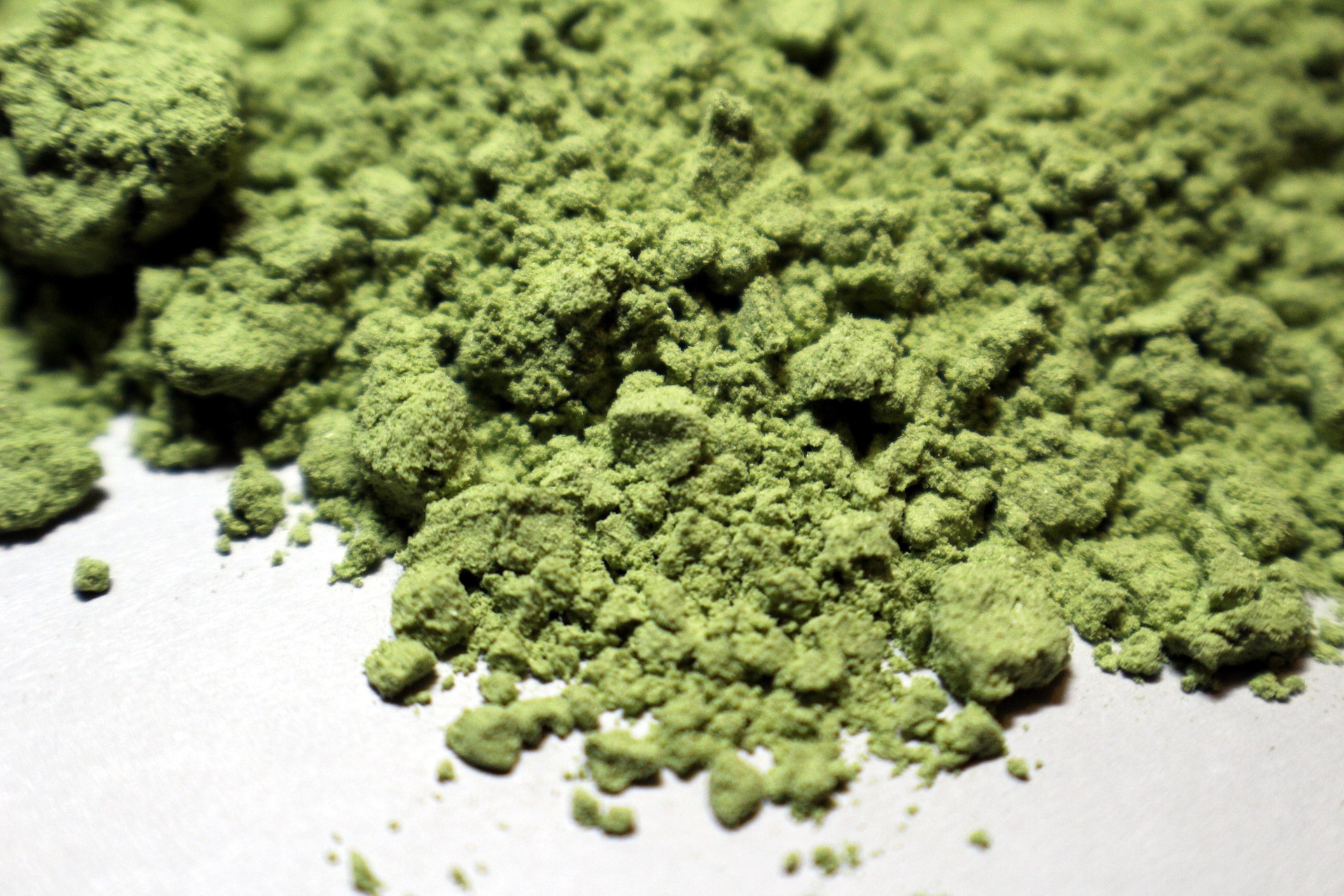 Kratom can be purchased as a capsule or as a powder.