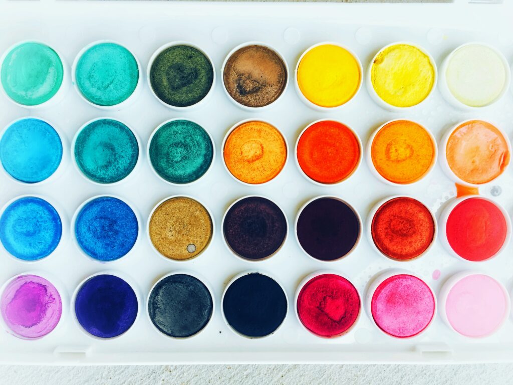 Palette with a variety of shades of colors. 